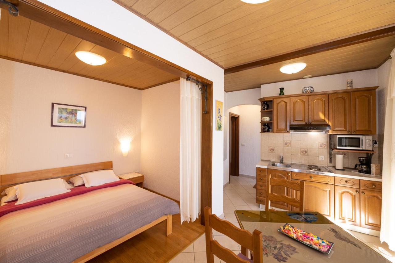 Apartment Salona