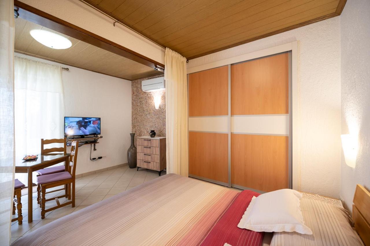 Salona Apartment