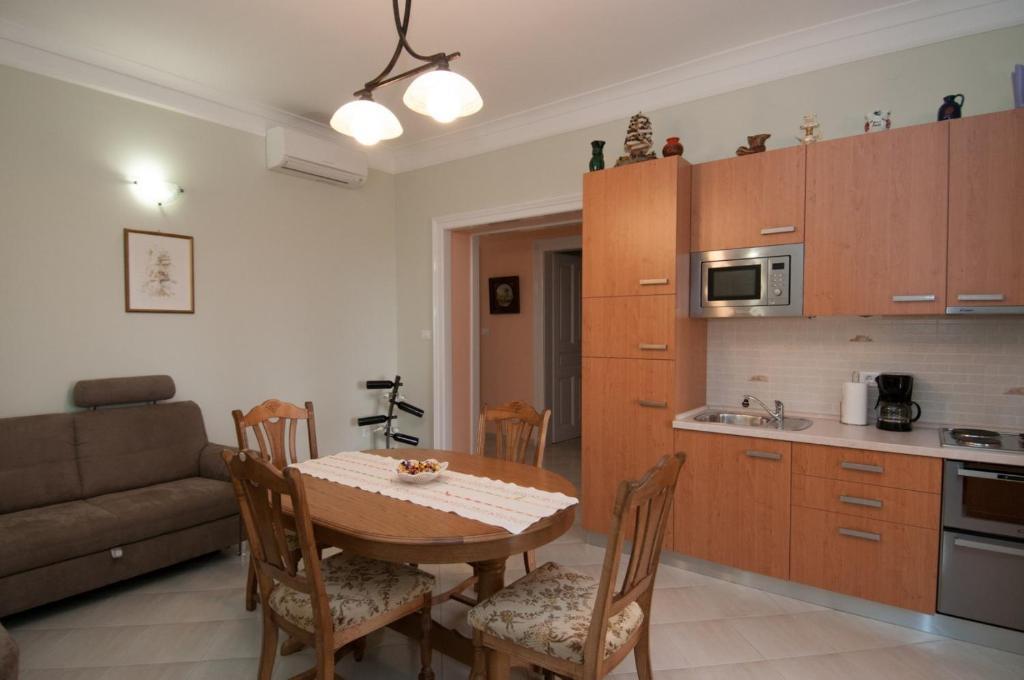Salona Apartment