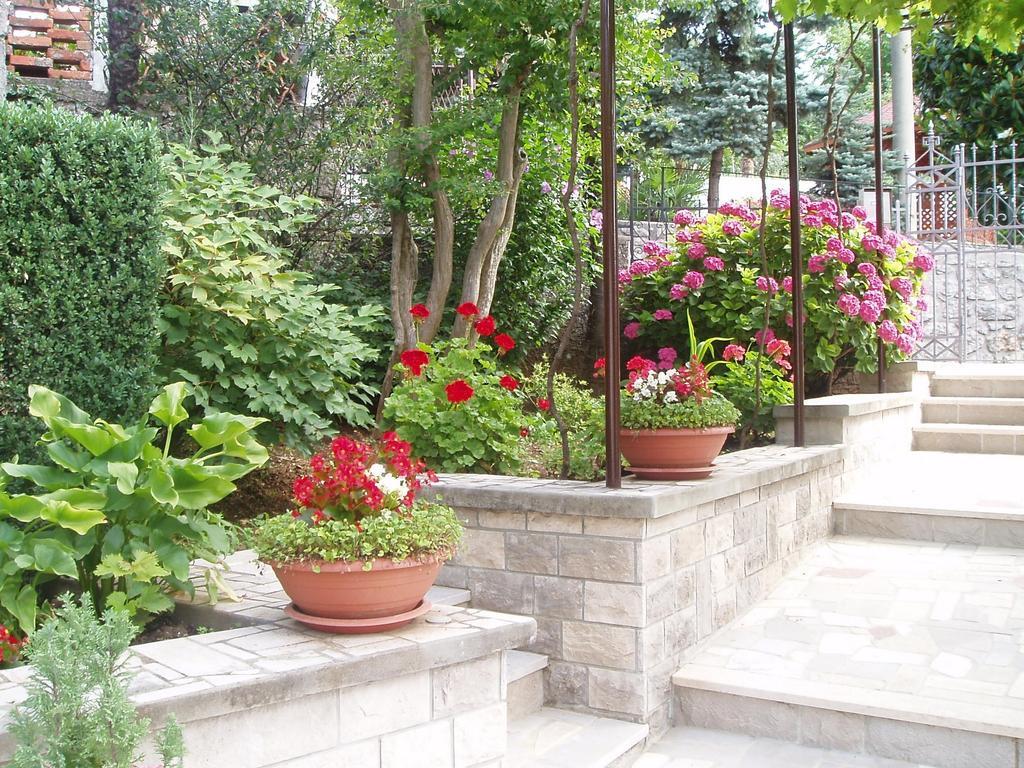 Salona Apartment *